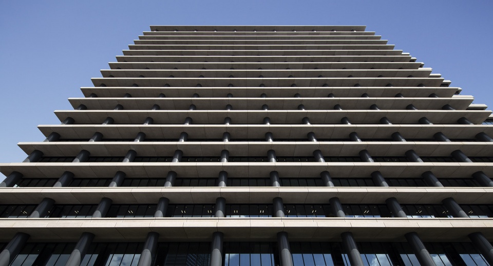 Hibiya Fort Tower by Nikken Sekkei Ltd