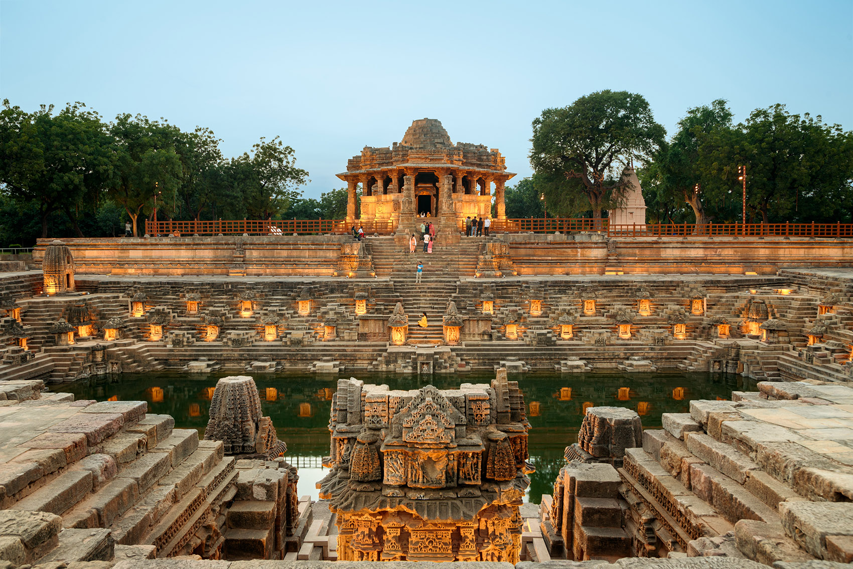 lighting-design-of-sun-temple-of-modhera-by-ildl