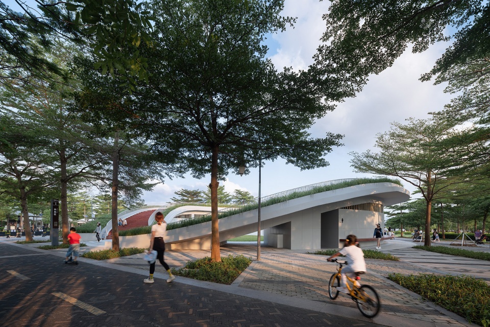 Design of Public Toilet in Shenzhen Bay Haifeng Sports Square China by CCDI GROUP 21 STUDIO