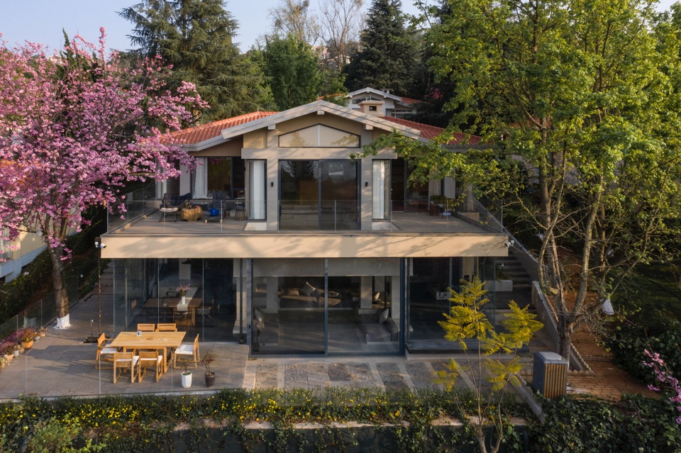 House Rooted in the Soil China by KiKi ARCHi