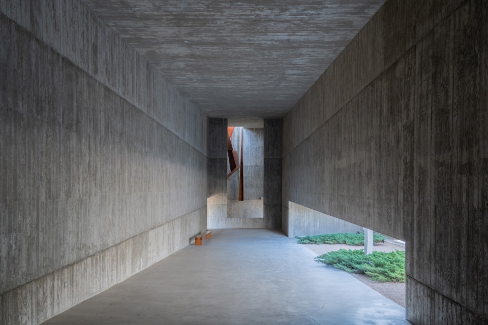 Sayuwon park pavilions by Alvaro Siza Photography by William Mulvihill