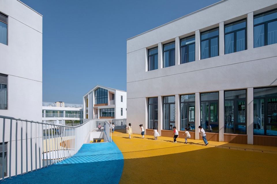 The southern branch of the Simao District Kindergarten by Tao Zhi Studio Architectural Design and Research Institute of SCUT