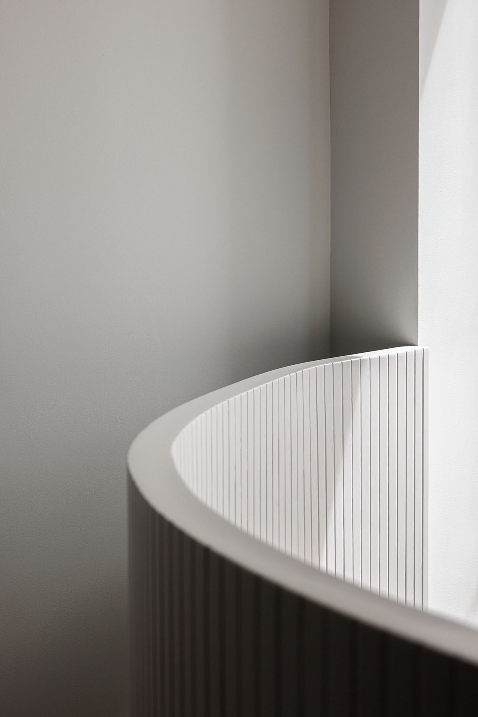 Casa Vertical by Ivo Tavares Studio
