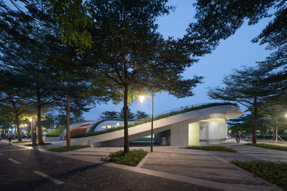 Design of Public Toilet in Shenzhen Bay Haifeng Sports Square China by CCDI GROUP 21 STUDIO