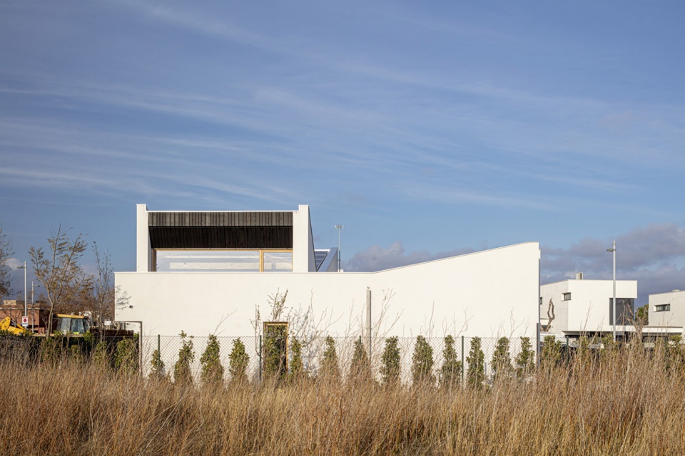 GV house by Alventosa Morell Arquitectes