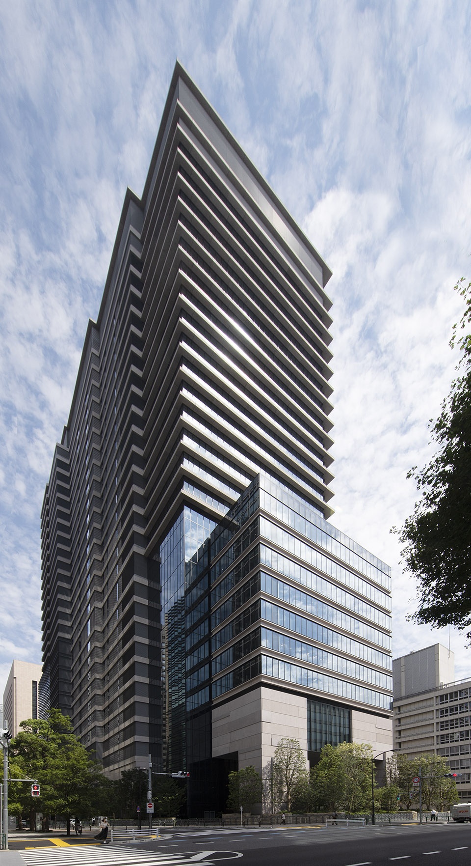 Hibiya Fort Tower by Nikken Sekkei Ltd