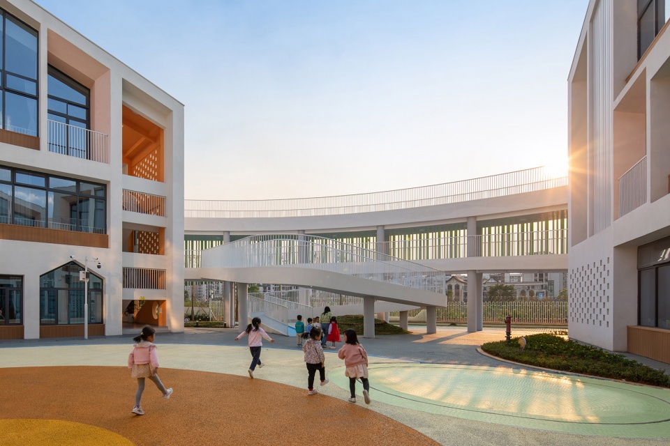 The southern branch of the Simao District Kindergarten by Tao Zhi Studio Architectural Design and Research Institute of SCUT