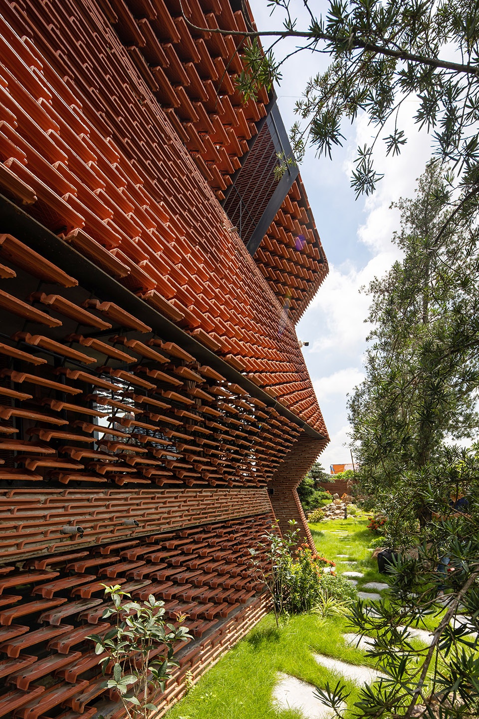 Tile Nest by H P Architects
