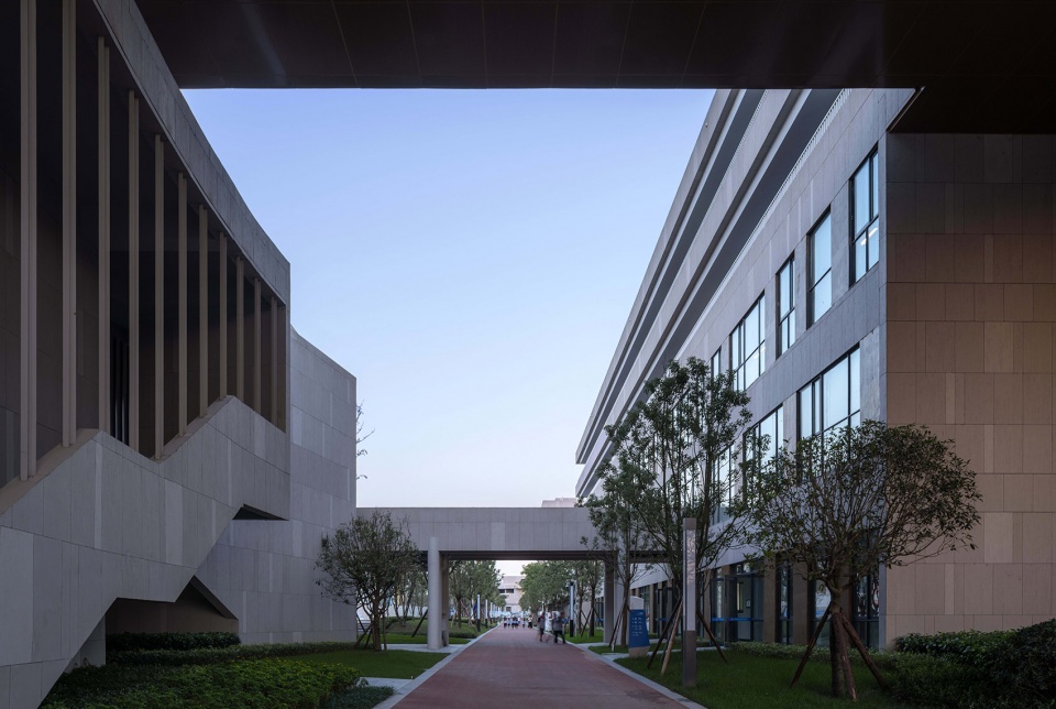 renshou campus of chengdu foreign language school by rong zhaohui studio zradi