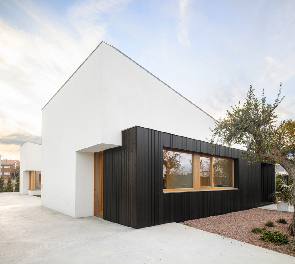 GV house by Alventosa Morell Arquitectes