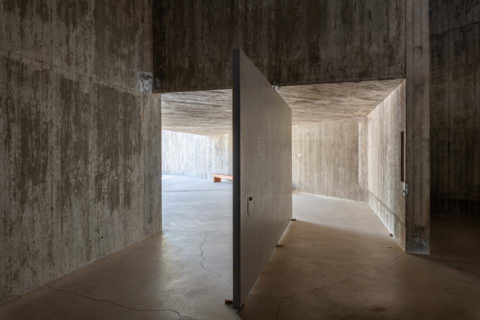 Sayuwon park pavilions by Alvaro Siza Photography by William Mulvihill