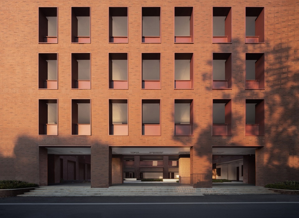 Yiwu Xiuhu Primary School expansion project China by JIUMI Design