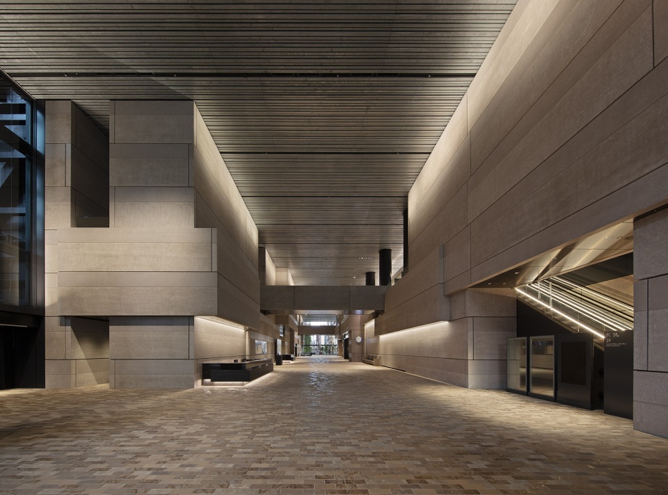 Hibiya Fort Tower by Nikken Sekkei Ltd