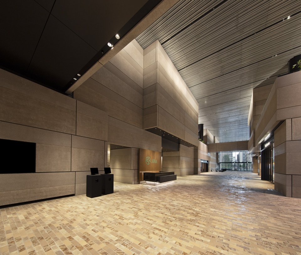 Hibiya Fort Tower by Nikken Sekkei Ltd