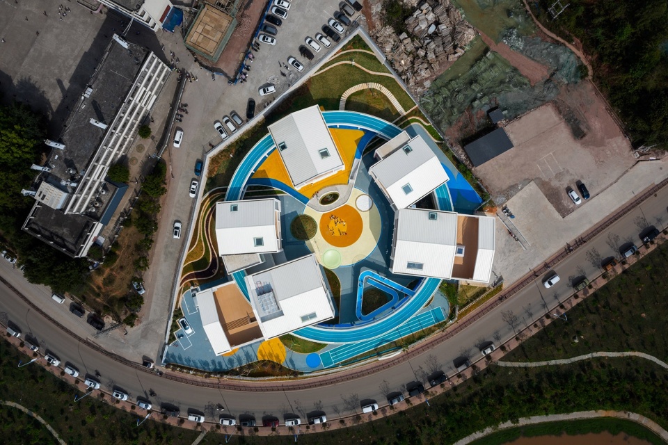 The southern branch of the Simao District Kindergarten by Tao Zhi Studio Architectural Design and Research Institute of SCUT