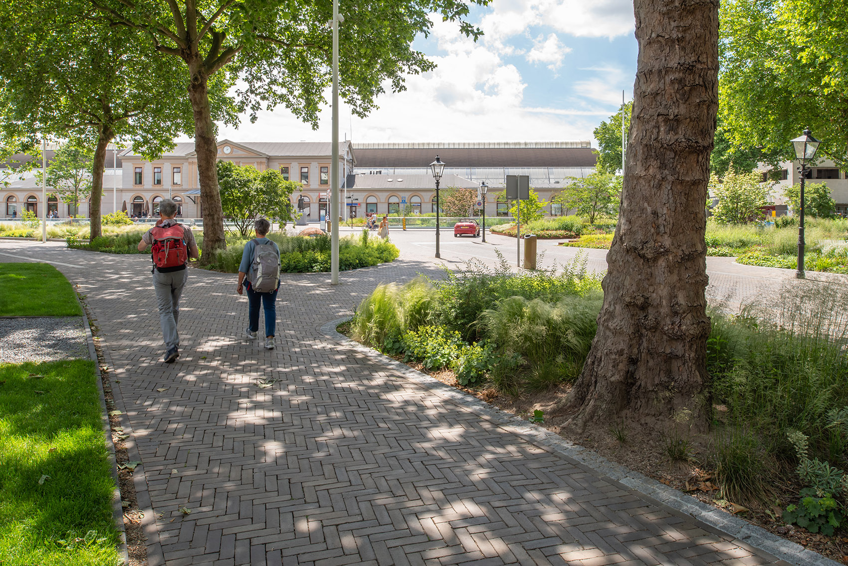 Unique Entrances Underground Bicycle Parking Zwolle by PosadMaxwan 谷德设计网