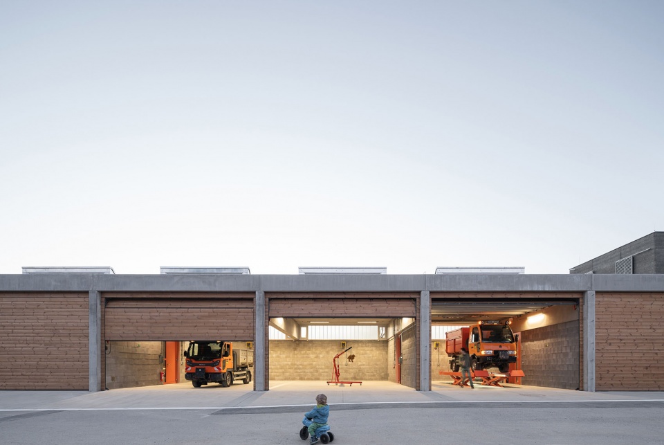 technical services base lysolaje PROGRES architekti