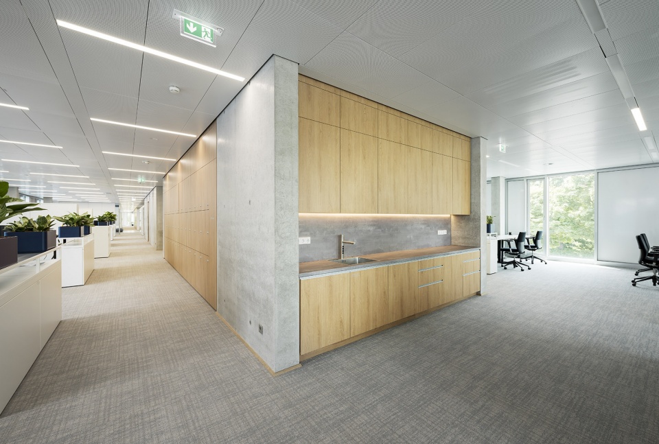 uhlmann office building by barkow leibinger
