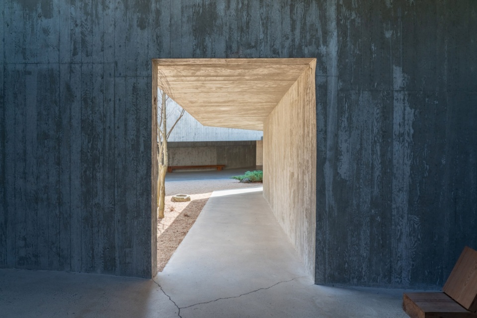 Sayuwon park pavilions by Alvaro Siza Photography by William Mulvihill