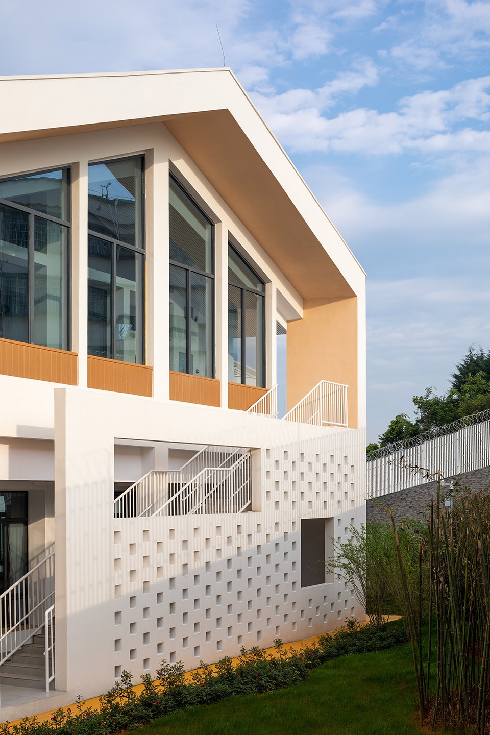The southern branch of the Simao District Kindergarten by Tao Zhi Studio Architectural Design and Research Institute of SCUT