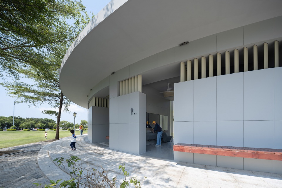 Design of Public Toilet in Shenzhen Bay Haifeng Sports Square China by CCDI GROUP 21 STUDIO