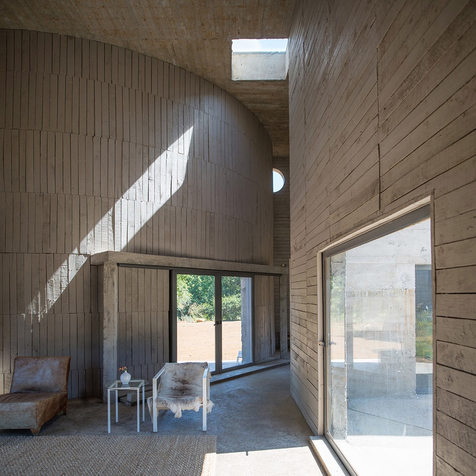 Luna house by Pezo von Ellrichshausen