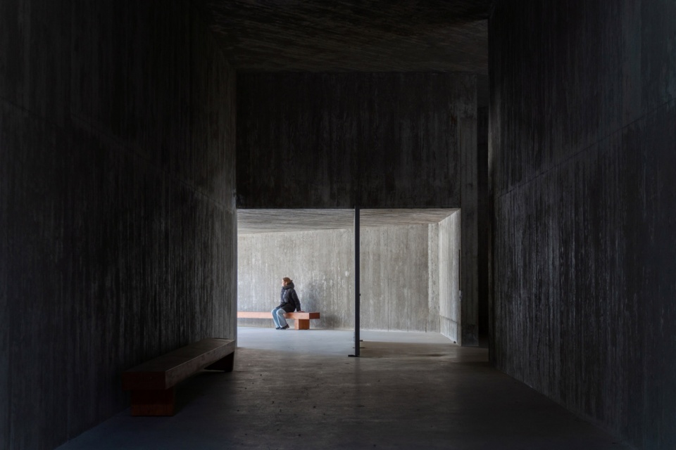 Sayuwon park pavilions by Alvaro Siza Photography by William Mulvihill
