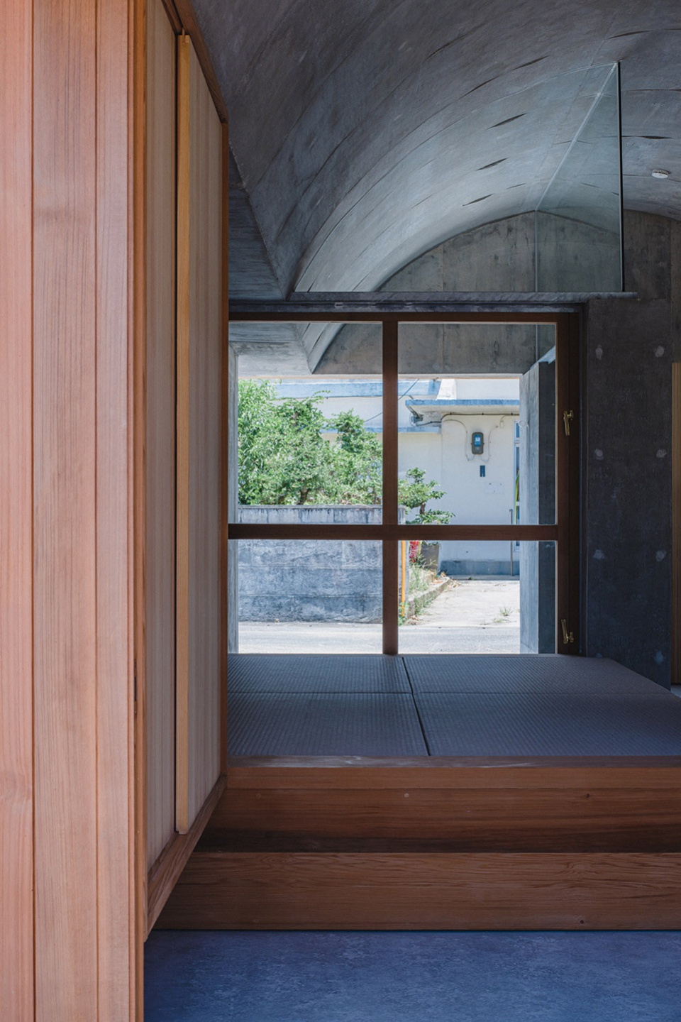 house in shikenbaru by studio cochi architects