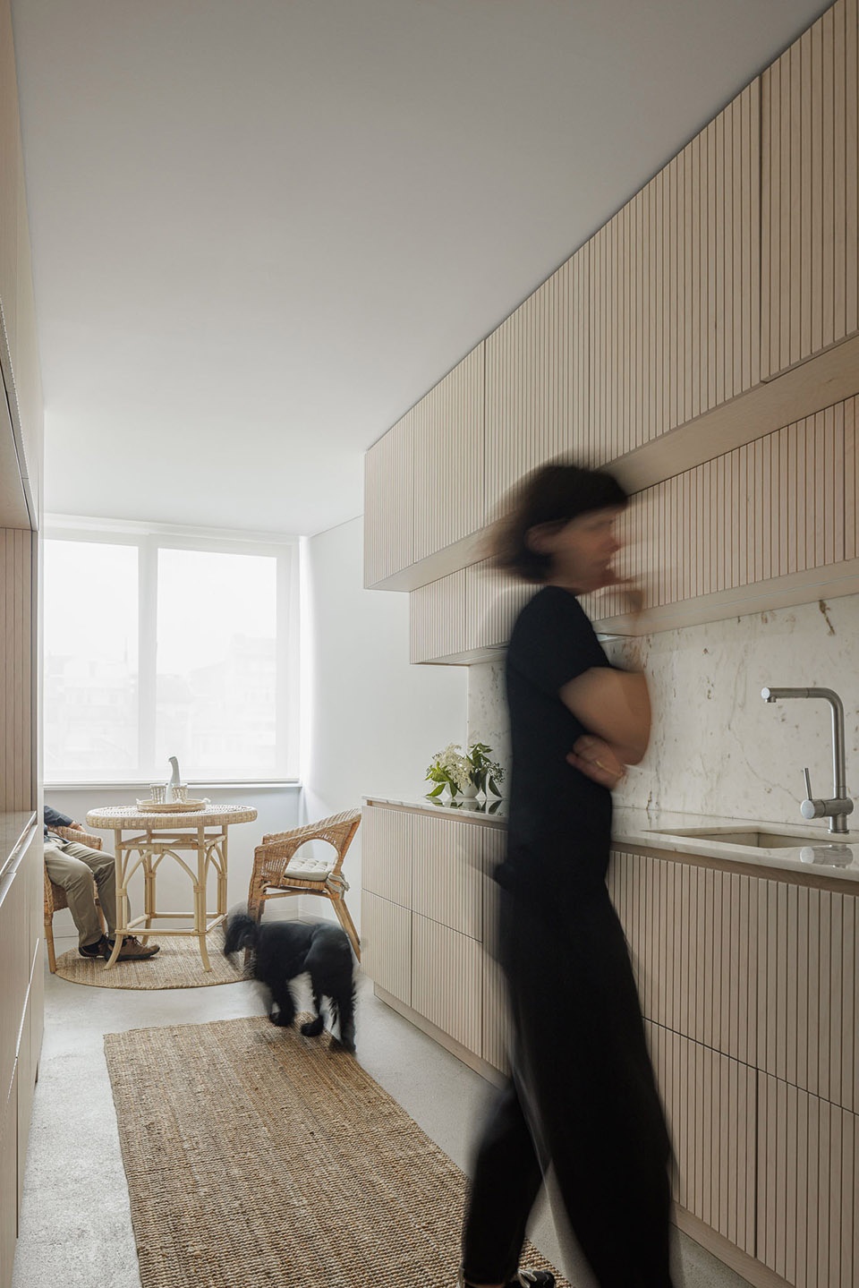 Casa Vertical by Ivo Tavares Studio