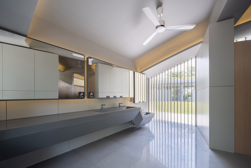 Design of Public Toilet in Shenzhen Bay Haifeng Sports Square China by CCDI GROUP 21 STUDIO