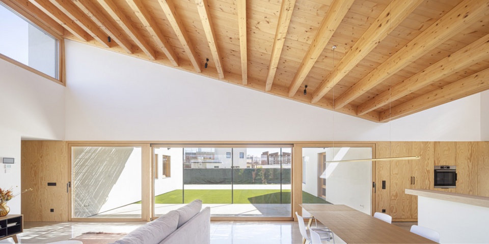 GV house by Alventosa Morell Arquitectes