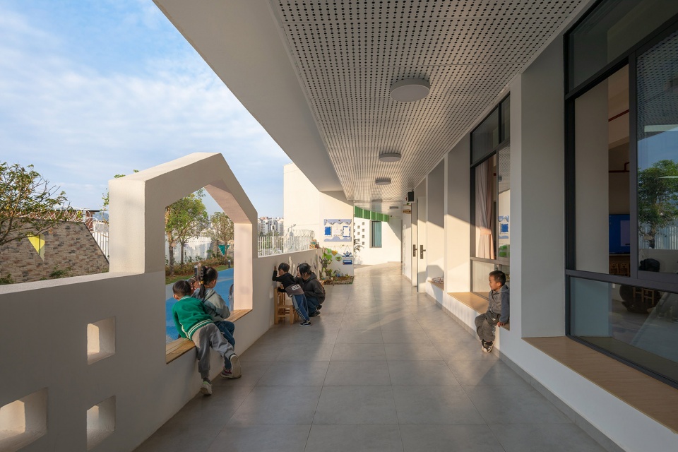 The southern branch of the Simao District Kindergarten by Tao Zhi Studio Architectural Design and Research Institute of SCUT