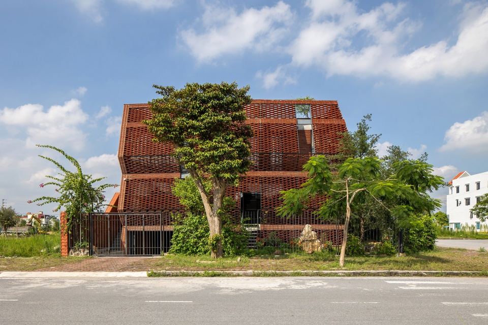 Tile Nest by H P Architects