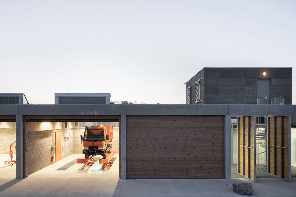 technical services base lysolaje PROGRES architekti