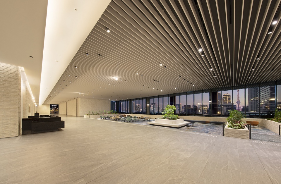 Hibiya Fort Tower by Nikken Sekkei Ltd