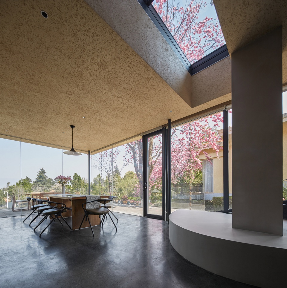 House Rooted in the Soil China by KiKi ARCHi