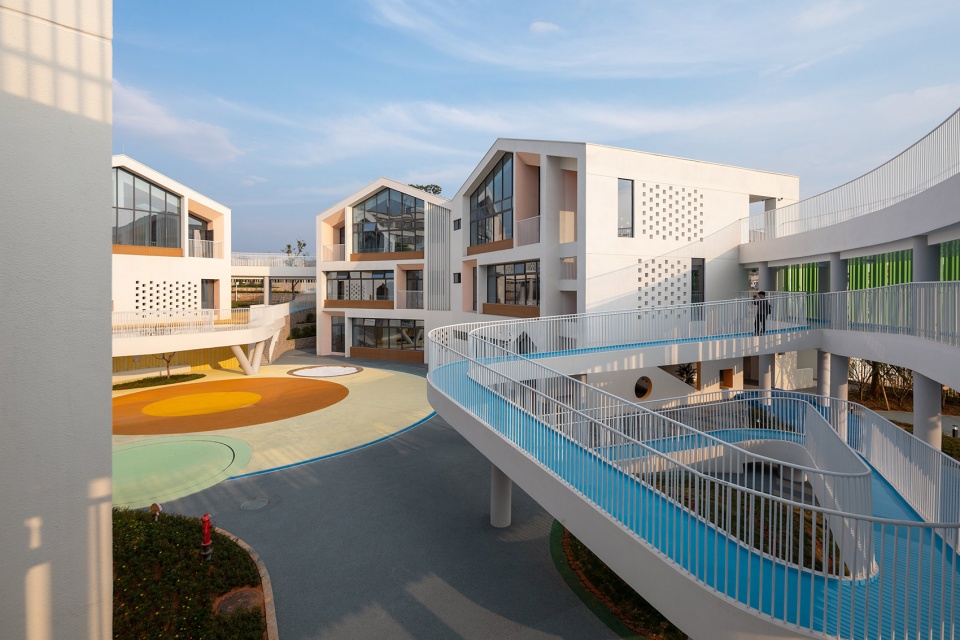 The southern branch of the Simao District Kindergarten by Tao Zhi Studio Architectural Design and Research Institute of SCUT