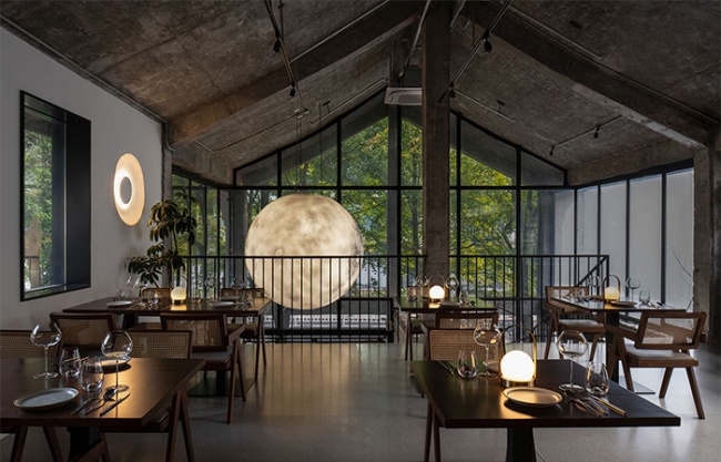 Villa Moon restaurant by Forme