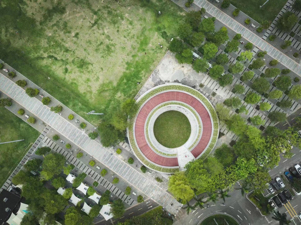 Design of Public Toilet in Shenzhen Bay Haifeng Sports Square China by CCDI GROUP 21 STUDIO