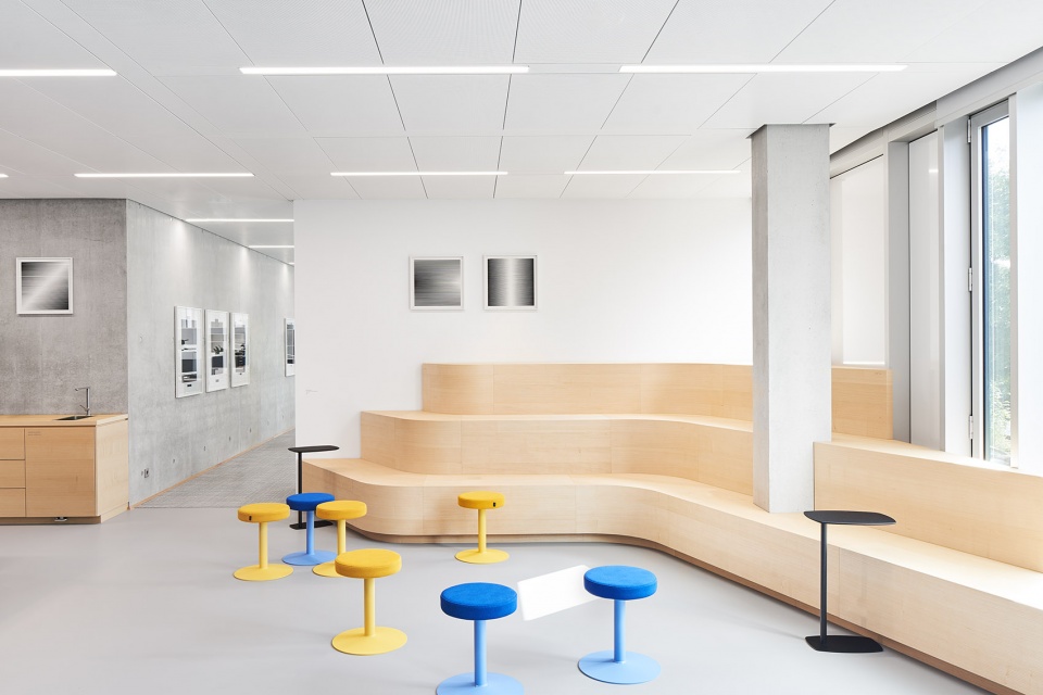 uhlmann office building by barkow leibinger