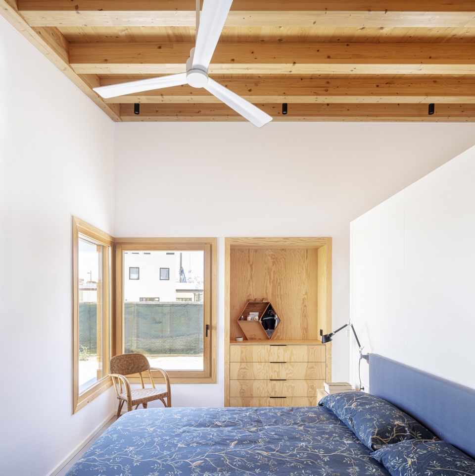 GV house by Alventosa Morell Arquitectes