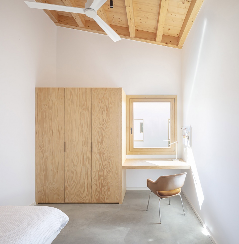 GV house by Alventosa Morell Arquitectes