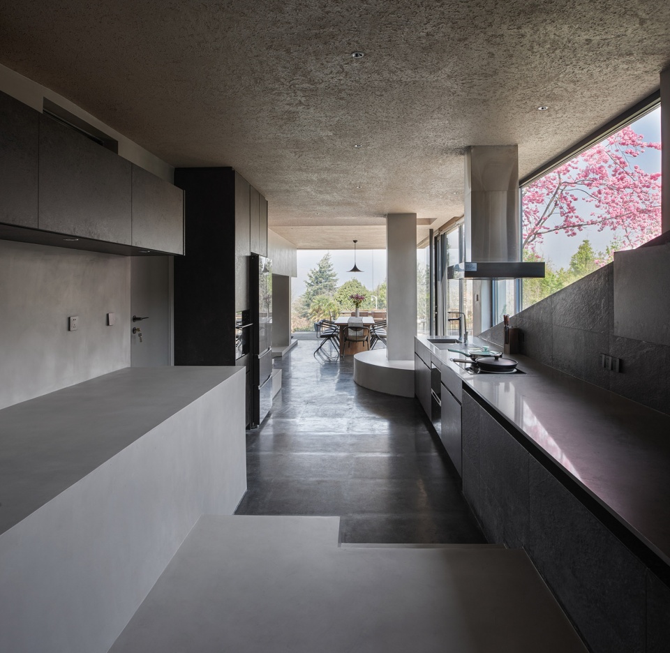 House Rooted in the Soil China by KiKi ARCHi