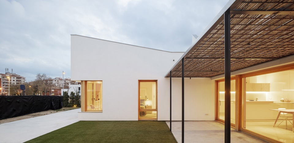 GV house by Alventosa Morell Arquitectes