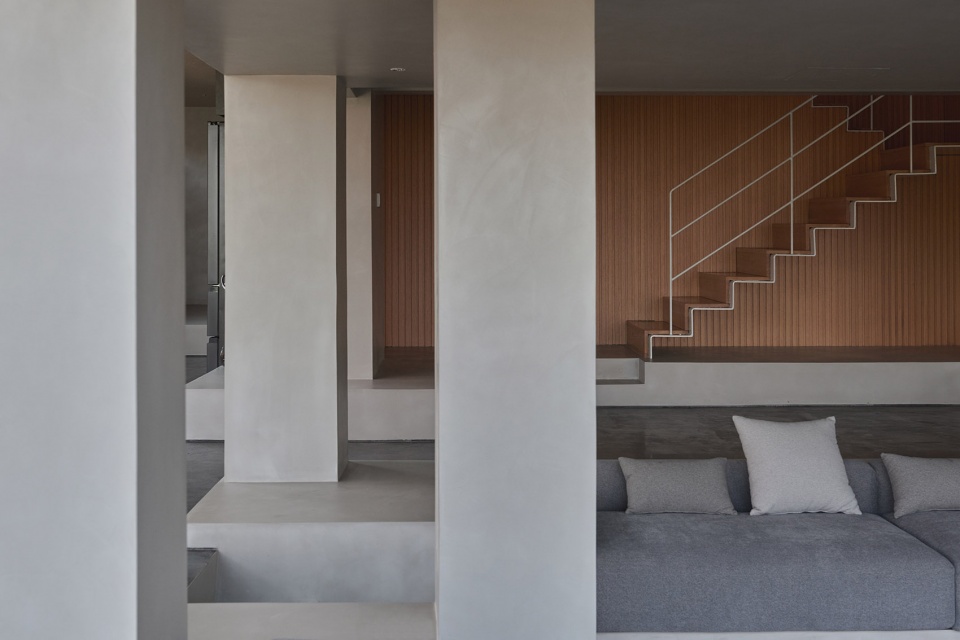 House Rooted in the Soil China by KiKi ARCHi