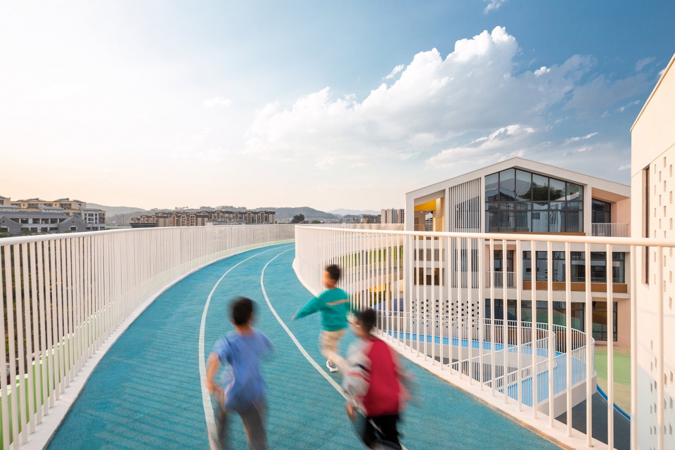 The southern branch of the Simao District Kindergarten by Tao Zhi Studio Architectural Design and Research Institute of SCUT