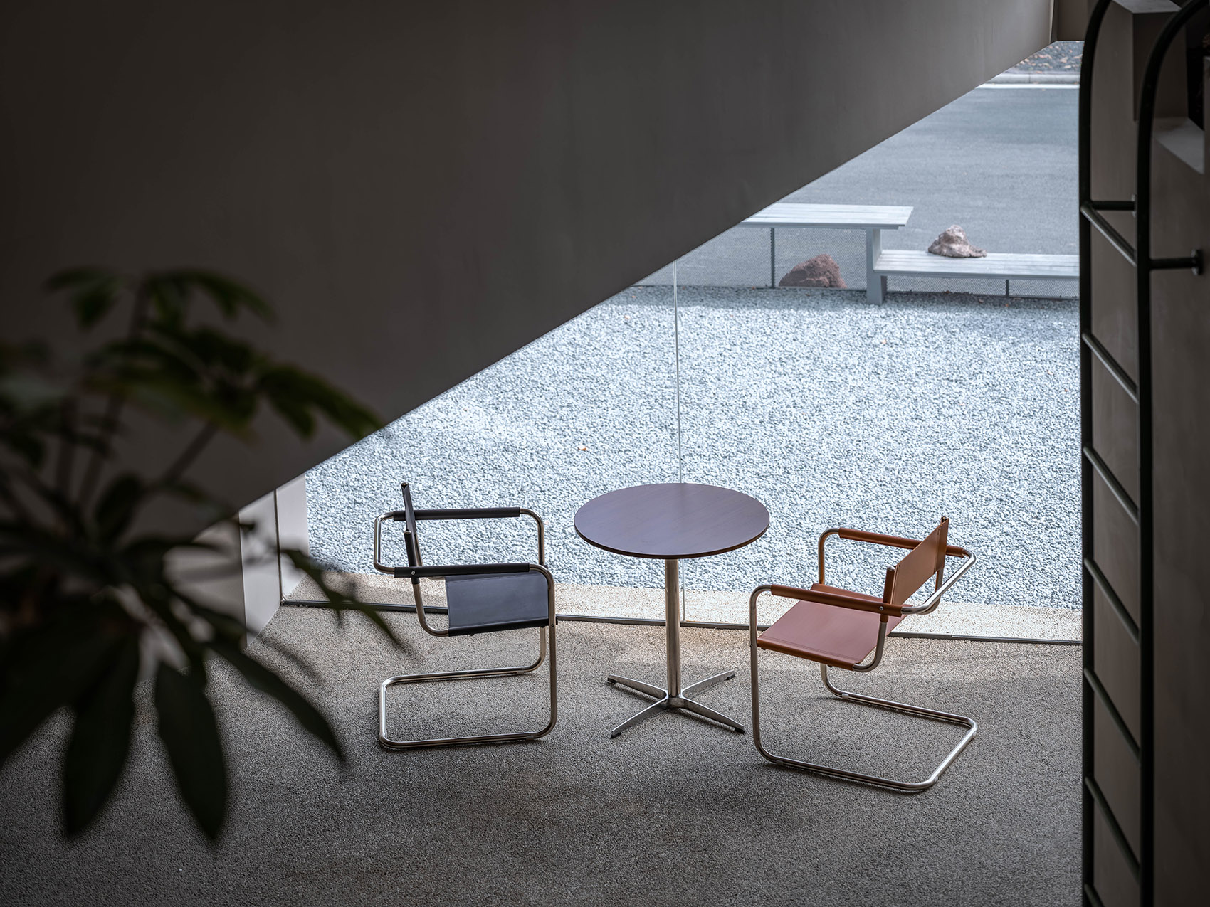 OPEN THE DOOR Art bookstore by WILD DESIGN X SIX ONE ZERO 谷德设计网