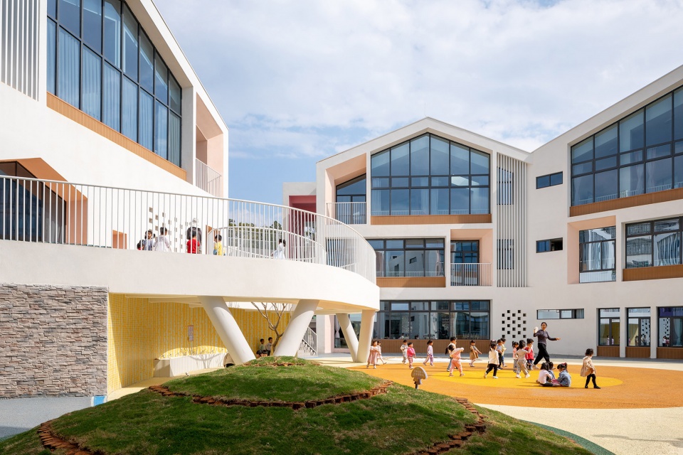 The southern branch of the Simao District Kindergarten by Tao Zhi Studio Architectural Design and Research Institute of SCUT