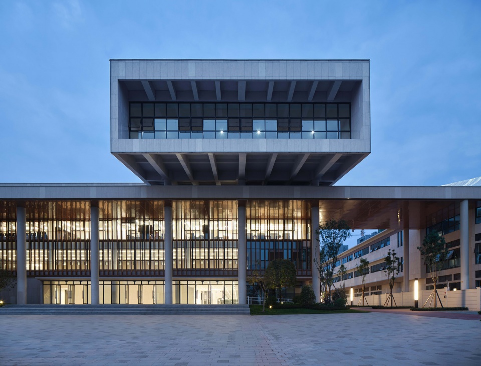 renshou campus of chengdu foreign language school by rong zhaohui studio zradi