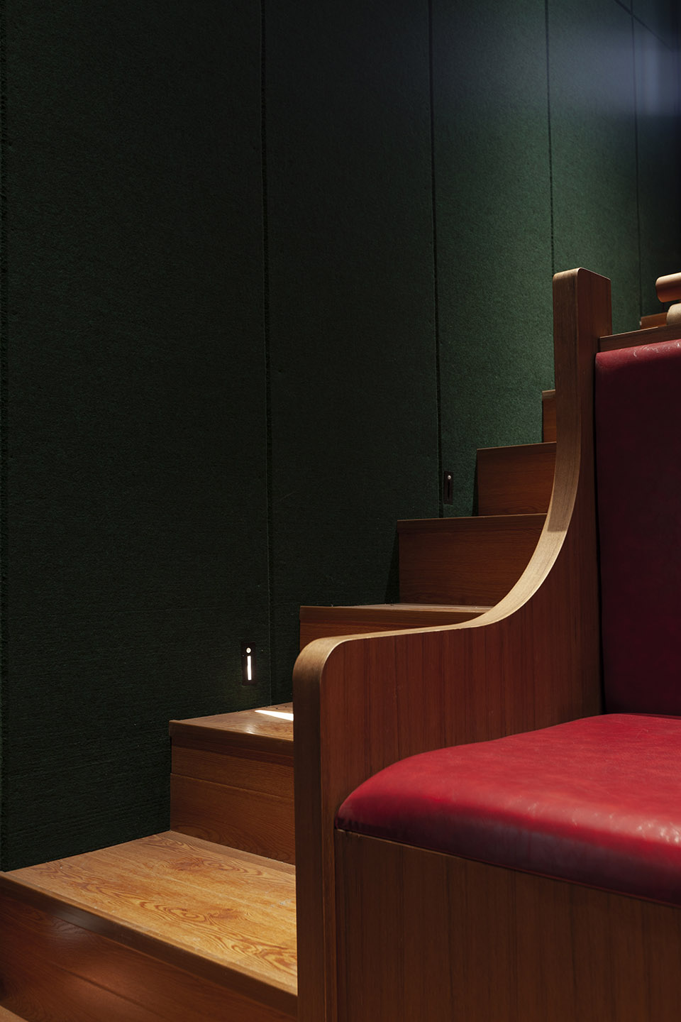 OPEN THE DOOR Art bookstore by WILD DESIGN X SIX ONE ZERO 谷德设计网